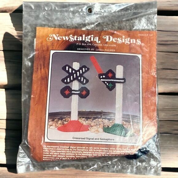 Vintage Needlepoint Art Complete 70s Unisex Crossroad Signal Semaphore‎ Handmade - Picture 1 of 9